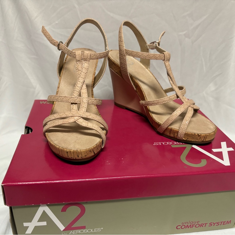 NEW Women’s Aerosoles A2 Tan/Blush Wedges in Size 5M